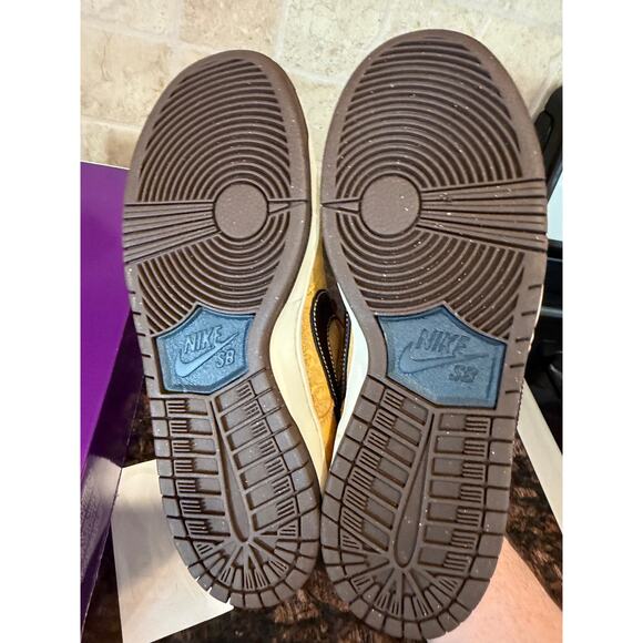 Nike SB Dunk Low "City Of Cinema" Sz 7M/8.5W Brand New (Broken Box/Missing Lid) - Picture 5 of 5